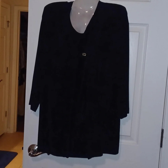 💙🌹Express dressy over-sized top - Picture 5 of 11